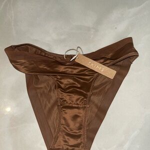 Skims weightless bikini bottom Size XS